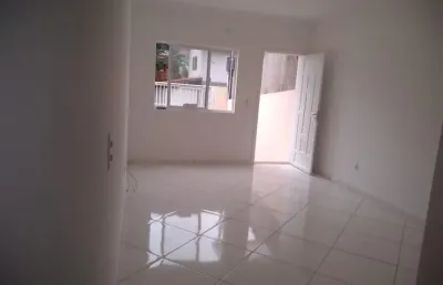 Sobrado triplex no bairro monte alegre - camboriú/sc
