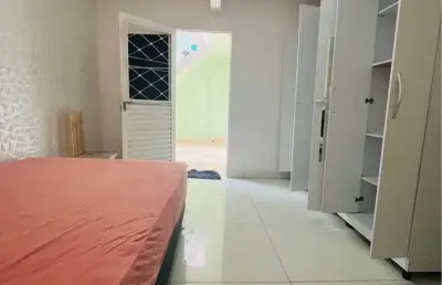 Locação 1 dormitório  para mulheres no bairro: centro-balneário camboriú