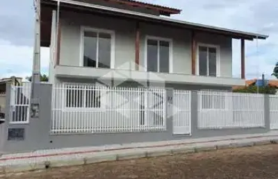 Casa com 4 quartos à venda na Getúlio Bittencourt, 88, Centro, Barra Velha