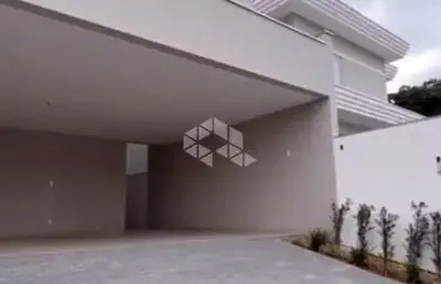Casa a venda com 4 quartos sendo 2 suítes no bairro glória