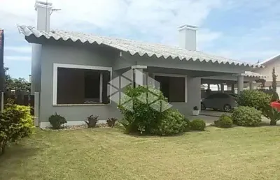 Casa à venda, com 3 quartos/dormitórios, 2 vagas/box em atlântida, xangri-lá/rs