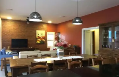 Casa térrea com 04 dormitórios, 02vagas no condomínio malibu!