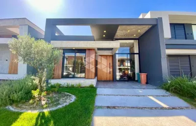 Casa à venda com 4 quartos/dormitórios e 2 vagas no condomínio blue