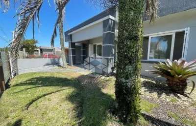 Casa 3 dormitórios/quartos, com garagem coberta para 02 carros, em xangri-lá/rs!!!