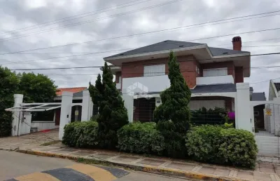 Sobrado à venda, com 4 quartos/dormitórios, 2 vagas/box, em atlântida, xangri-lá/rs