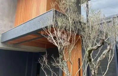 Casa sobrado à venda no condomínio blue, xangri-lá com 4 quartos (4 suítes)