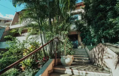 Casa/sobrado 03 dormitórios/02 suítes em chácara das pedras porto alegre