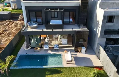 Casa alto padrão condomínio sunset em xangri-lá 04 suítes, 02 vagas