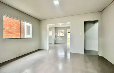 Casa 2 dormitórios, próximo ao mar,  centro de xangri-la