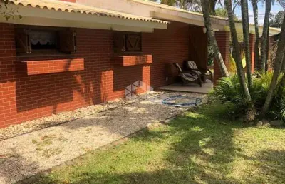 Casa à venda, com 4 quartos/dormitórios, 3 vagas/box, no centro de xangri-lá/rs