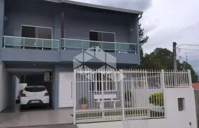 Sobrado de 150 m², casa toda em porcelanato e gesso.