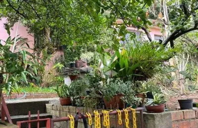 Charmosas casas em terreno amplo excelente para aquelas pessoas que querem uma boa localização