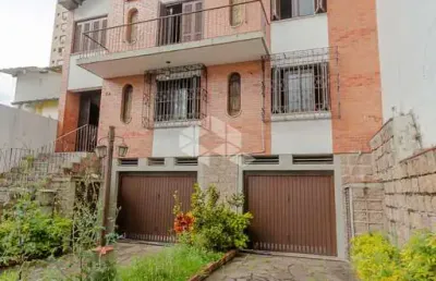 Apartamento com 135 m², 2 dormitórios, suíte, amplo living, banheiro social, copa cozinha, despensa e 2 vagas