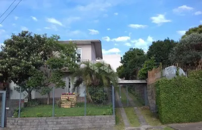 Aproveite a black friday, casa com 3 dormitórios, sendo 1 suite.
