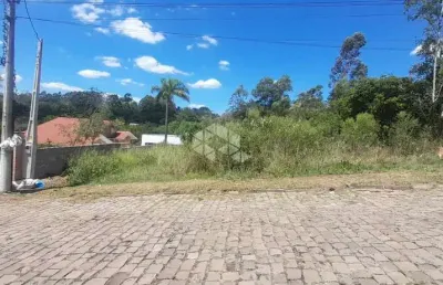 Terreno envolto a natureza, para quem gosta de gosta de paz e tranquilidade!
