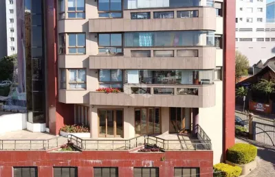 Apartamento com 04 dormitórios/quartos, 04 banheiros sendo 03 suítes