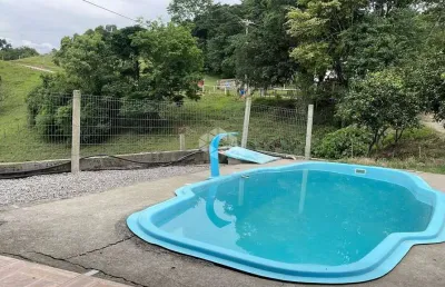 Chácara na linha paulina, com pavilhão, casa, piscina.