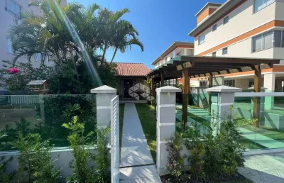 Casa de alto padrão próxima à praia - mobiliada e com piscina