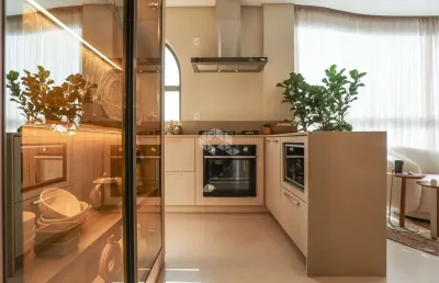 Apartamento mobiliado com três quartos na meia praia em itapema sc