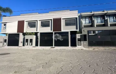 Casa sobrado duplex com dois quartos em mariscal bombinhas sc