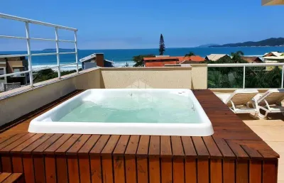 Apartamento duplex mobiliado frente mar com três quartos no mariscal bombinhas sc