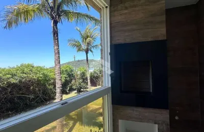 Apartamento pé na areia com duas suítes no  mariscal em bombinhas sc