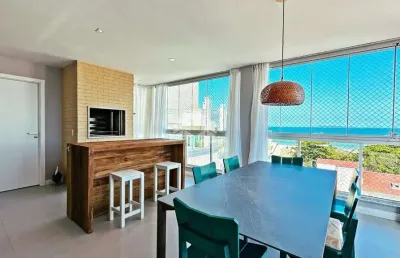 Cobertura duplex com três quartos e vista mar no mariscal em mariscal bombinhas sc