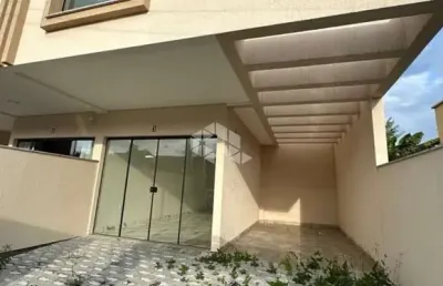 Sobrado com duas suítes na praia de bombas próximo ao mercado koch