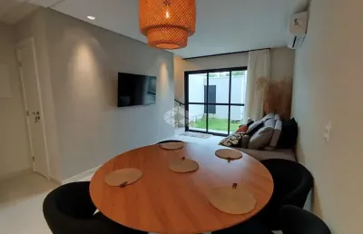 Casa sobrado com duas suites mobiliado no canto grande em bombinhas sc