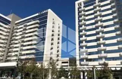 Sala ampla andar alto de frente vista perene medplex santana!!
