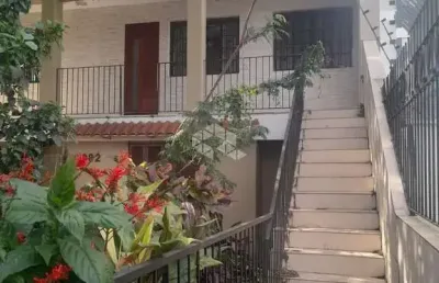Casa de 5 dormitórios , com terraço com churrasqueira no bairro nossa senhora de fátima de santa maria
