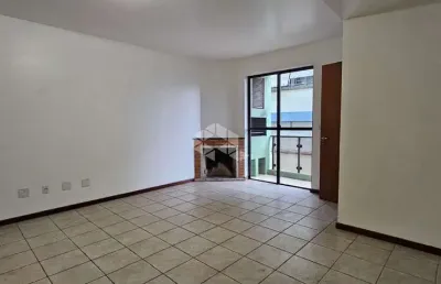Apartamento duplex com 3 dormitórios, 3 banheiros, 1 suíte, com sacada, 1 garagem, centro de santa maria