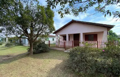 Casa com 3 quartos  na av principal da boca do monte com 525m de area em santa maria