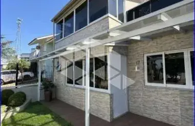 Ampla casa a venda com 02 quartos sendo 01 suíte, terraço e piscina no bairro bom pastor em lajeado