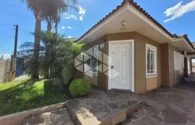 Casa com 3 quartos espaço gourmet com churrasqueira no bairro patronato em santa maria