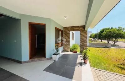 Casa de 2 quartos com suíte à venda em condomínio fechado no bairro camobi