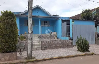 Casa com 4 quartos 2 banheiros 2 vagas de garagem no bairro juscelino kubstcheck em santa maria