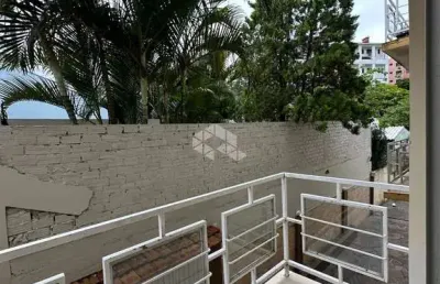 Apartamento studio com 1 dormitório e sacada a venda  no bairro  menino jesus, santa maria