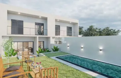 Casa estilo sobrado na planta à venda com 3 quartos, suíte e duas vagas de garagem em camobi santa maria