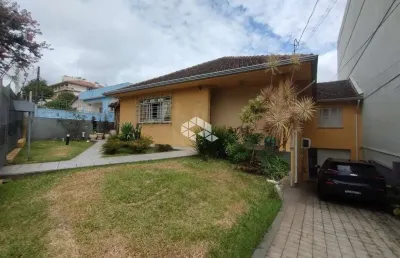 Casa com 5 quartos e 281m² em área de 526m² por r$ 1.090.000 semi-mobiliado no bairro dores