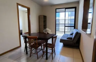 Apartamento de 1 quarto com vaga de garagem semi-mobiliado à venda no centro de santa maria