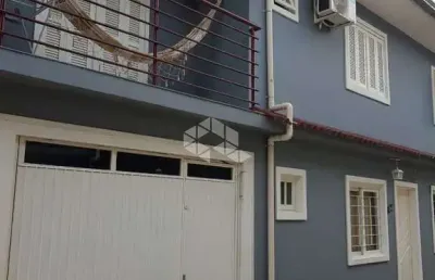 Sobrado à venda 2 dormitórios no bairro pinheiro machado em santa maria rs