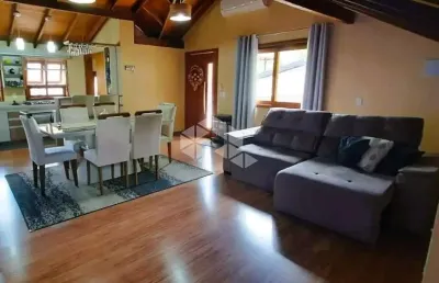 A venda casa com 200m² com 5 dormitórios, localizada no palace hotel em canela.