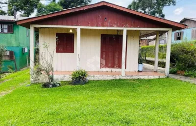 Casa a venda com 2 quartos no bairro boeira em canela.