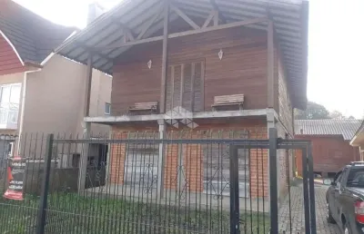 3 casas, terreno 896m² bairro santa terezinha , apenas 1.000 metros da catedral de pedras