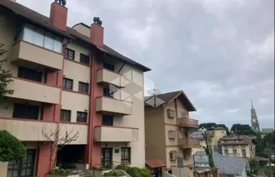 Apartamento de dois dormitórios junto a catedral de pedra