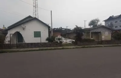 Casa 177m², terreno 560m², localizado no bairro boeira a 200 metros do rissul
