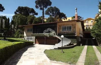 Casa 545m², 4 dormitórios, sendo 2 suítes, localizado no centro de canela