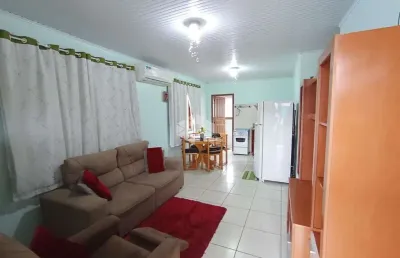 Casa geminada 61,93m² , 2 dormitórios localizada no bairro do centro.