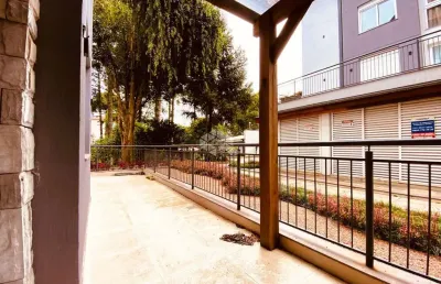 Apartamento de 2 dormitórios sendo 1 suíte, localizado no centro de canela.